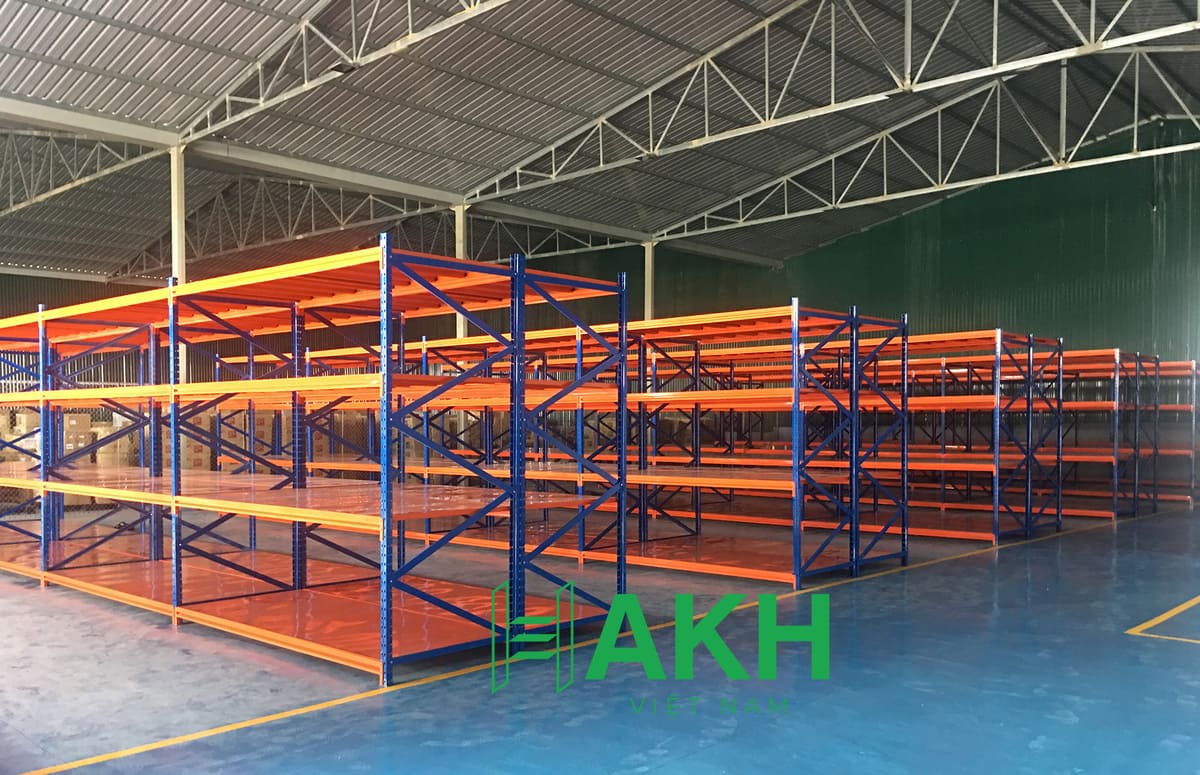 Kệ kho để chứa hàng là gì?