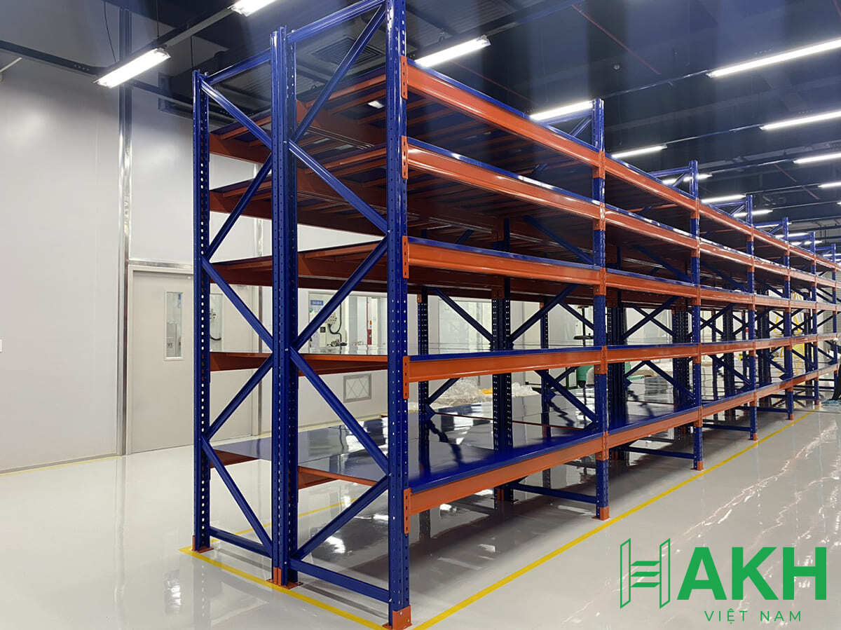 Kệ Selective – Giải pháp lưu trữ hàng hóa bằng pallet trong kho